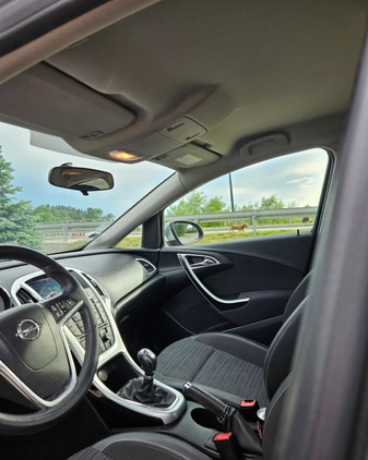 Opel Astra cena 24900 przebieg: 238000, rok produkcji 2014 z Krasnystaw małe 211